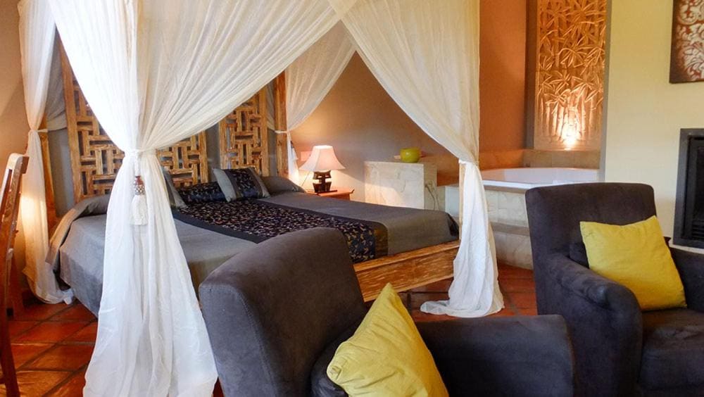 King Suite with Spa Bath room - Image 2