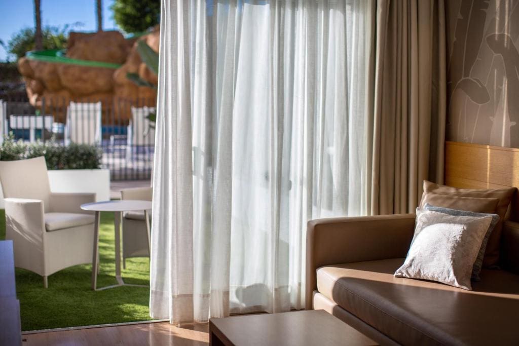 Junior Suite with Garden View room - Image 1