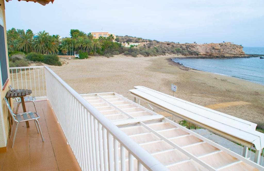 Double Room with Sea View room - Image 3