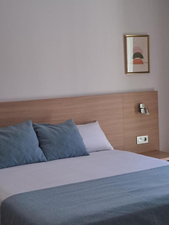 Superior Double Room with Pool View room - Image 1
