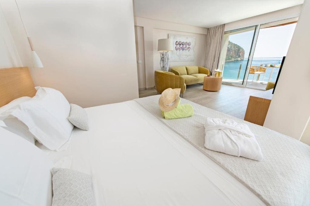 Royal Suite Sea View room - Image 2