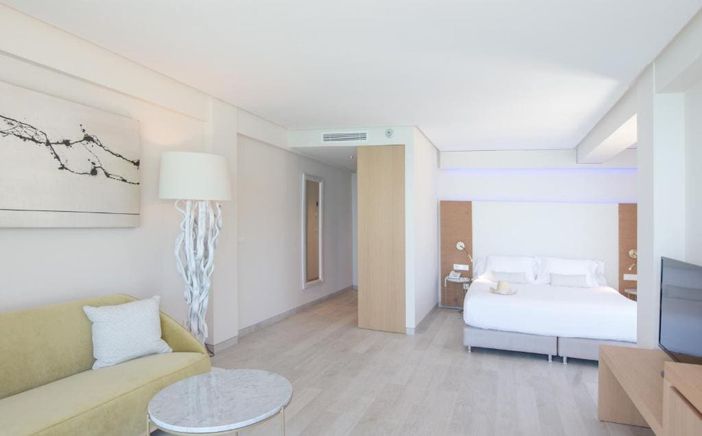 Royal Suite Sea View room - Image 3