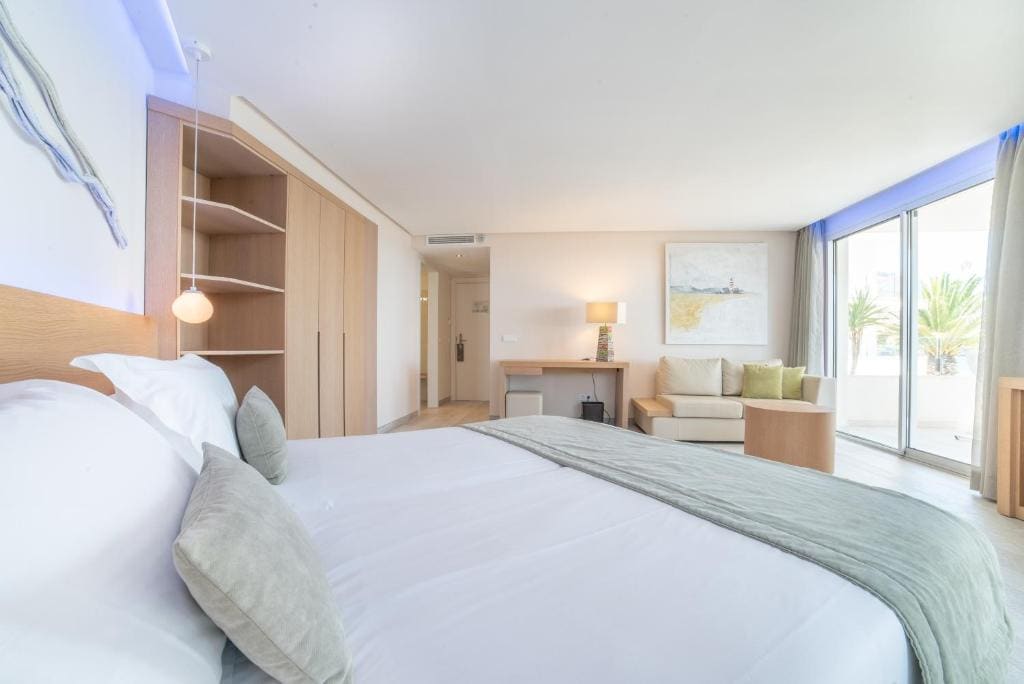 Superior Double Room Sea View room - Image 3