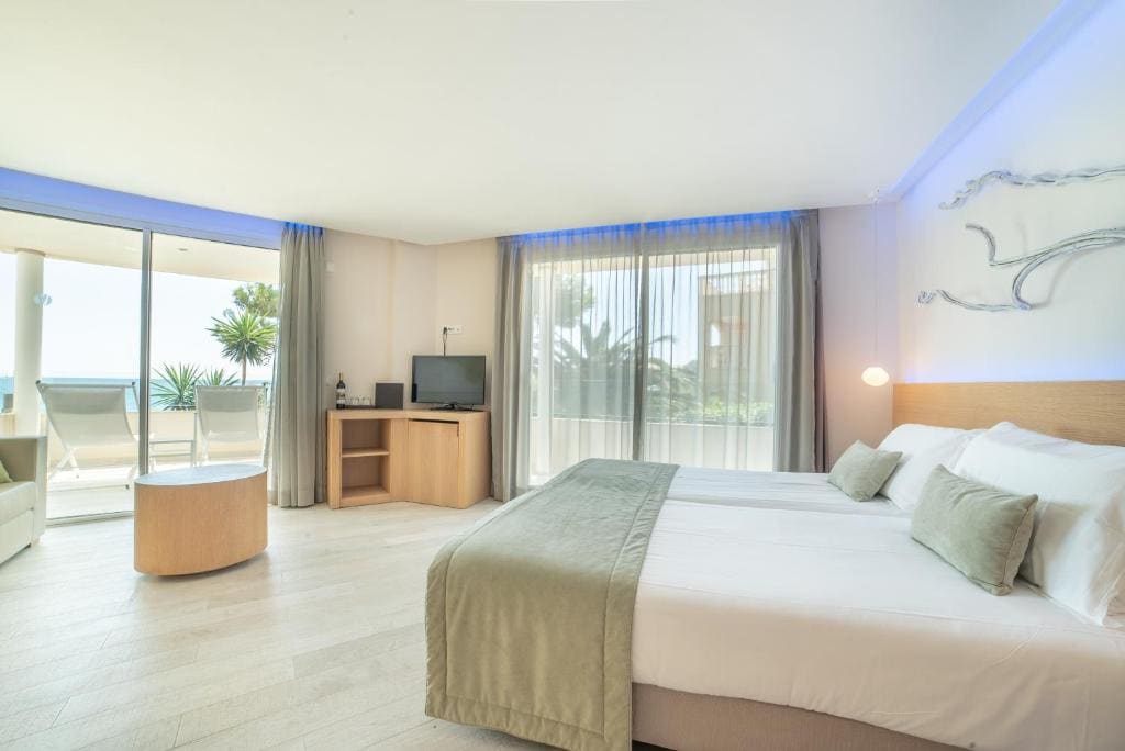 Superior Double Room Sea View room - Image 2