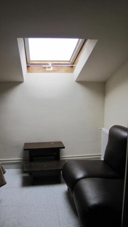 Small Single Room room - Image 3