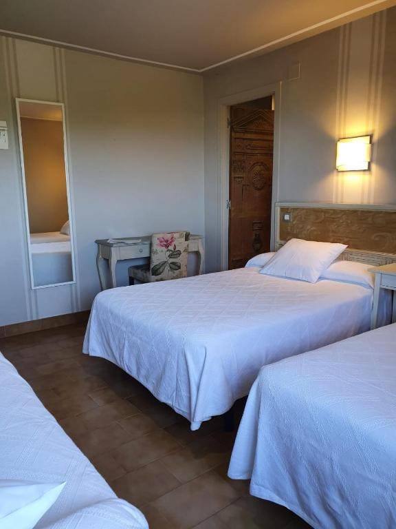 Superior Triple Room with Sea View room - Image 3