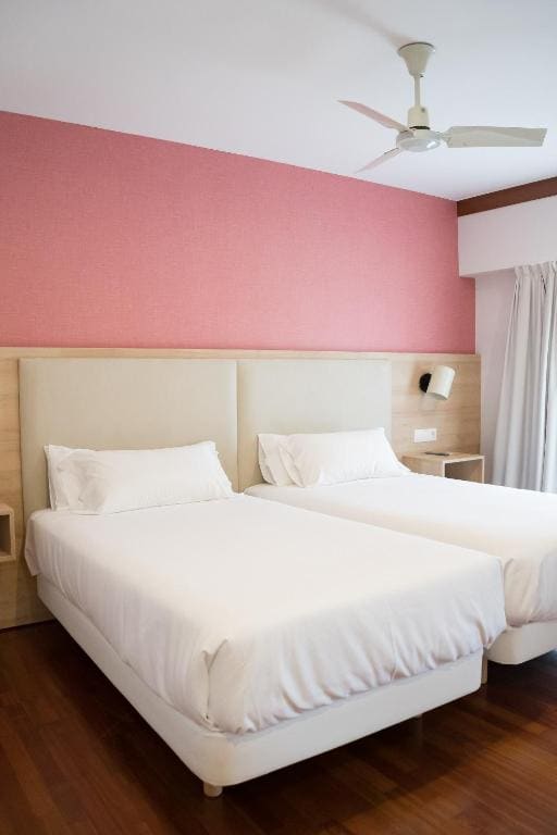 Twin Room room - Image 2