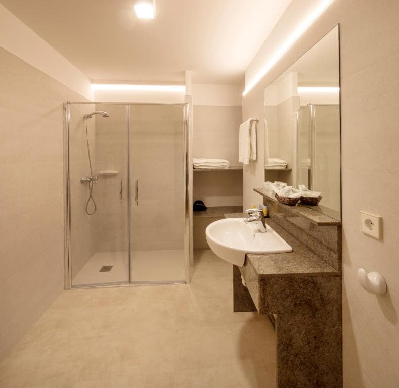 Premium Twin or Double Room room - Image 2