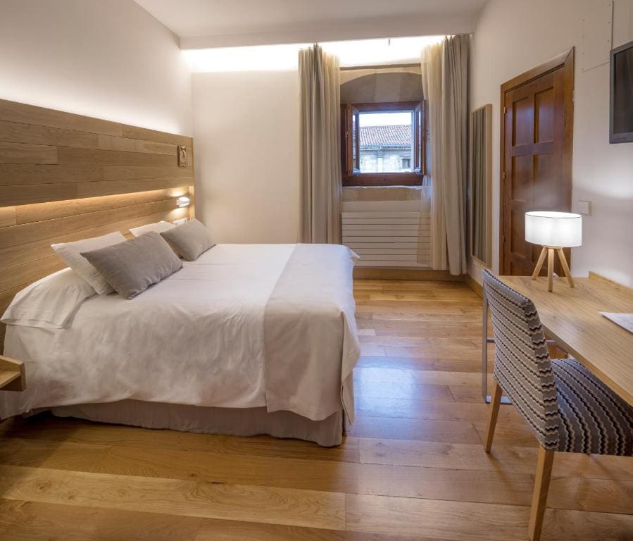 Single Room with Free Parking room - Image 1