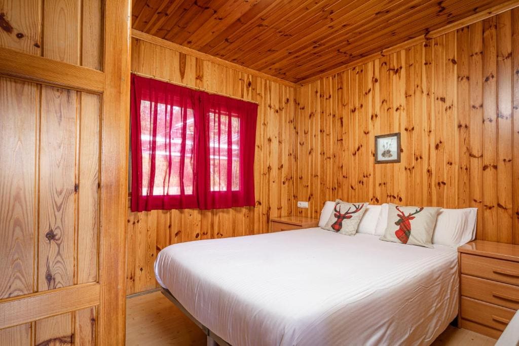 Two-Bedroom Bungalow (2 - 4 Adults) room - Image 1