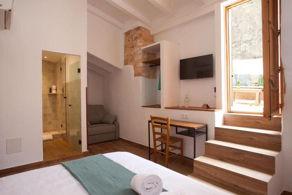 Double Room with Terrace room - Image 3