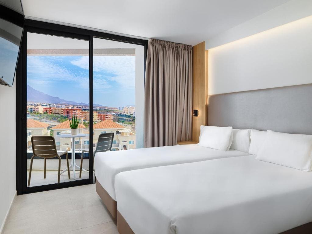 Double Room with Side Sea View room - Image 3