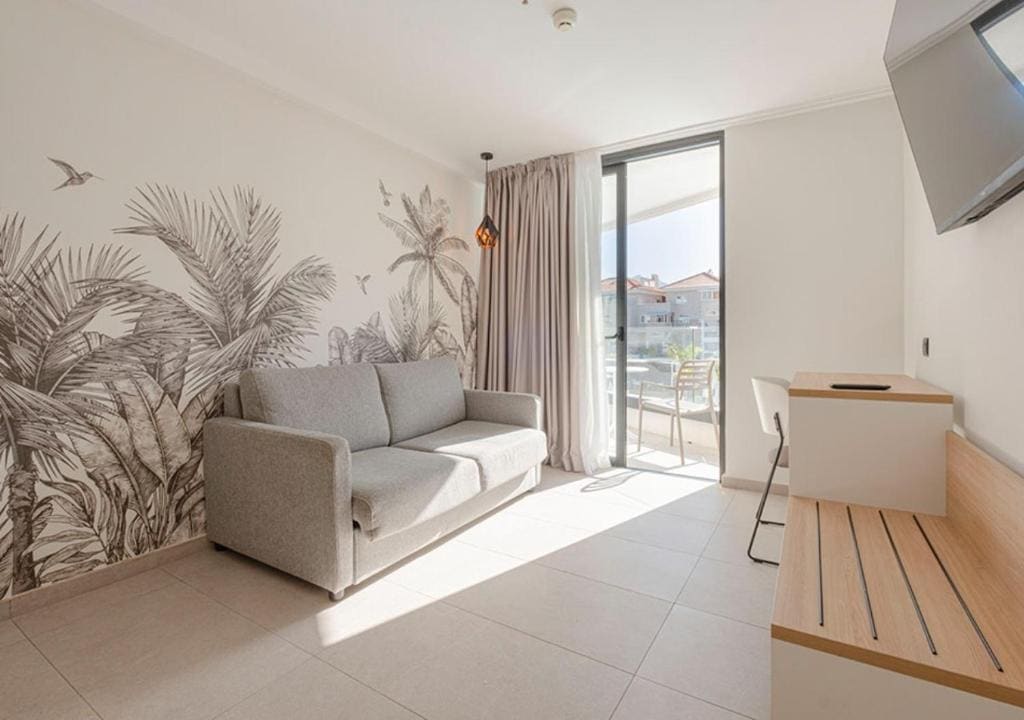 Suite room - Image 3