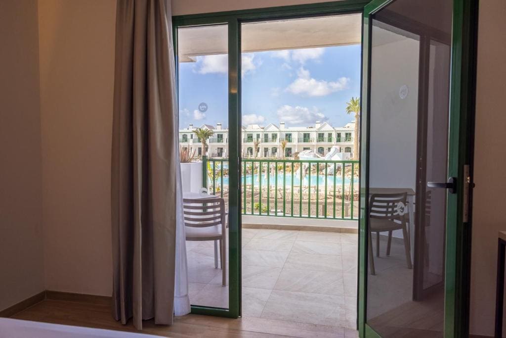 Suite with Pool View room - Image 1