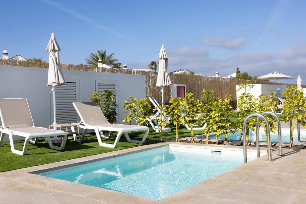 Suite with Private Pool room - Image 2