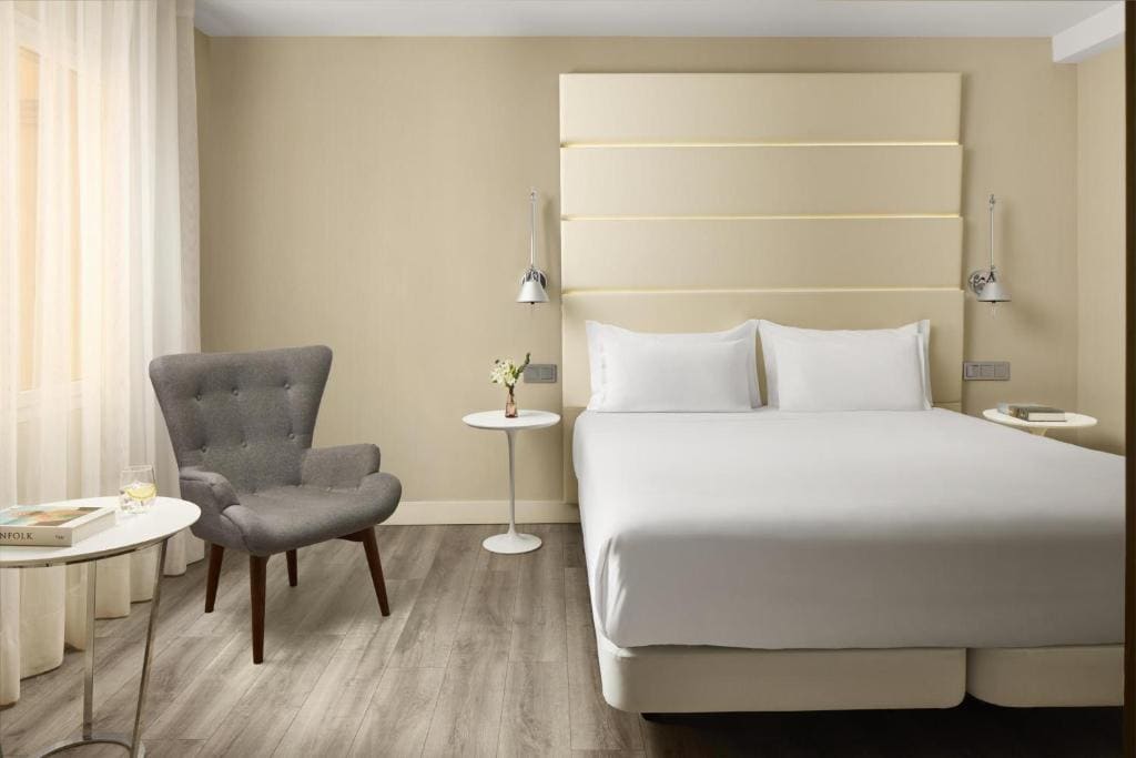 Standard Double or Twin Room room - Image 1