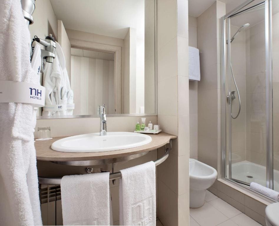 Superior Double or Twin Room room - Image 2