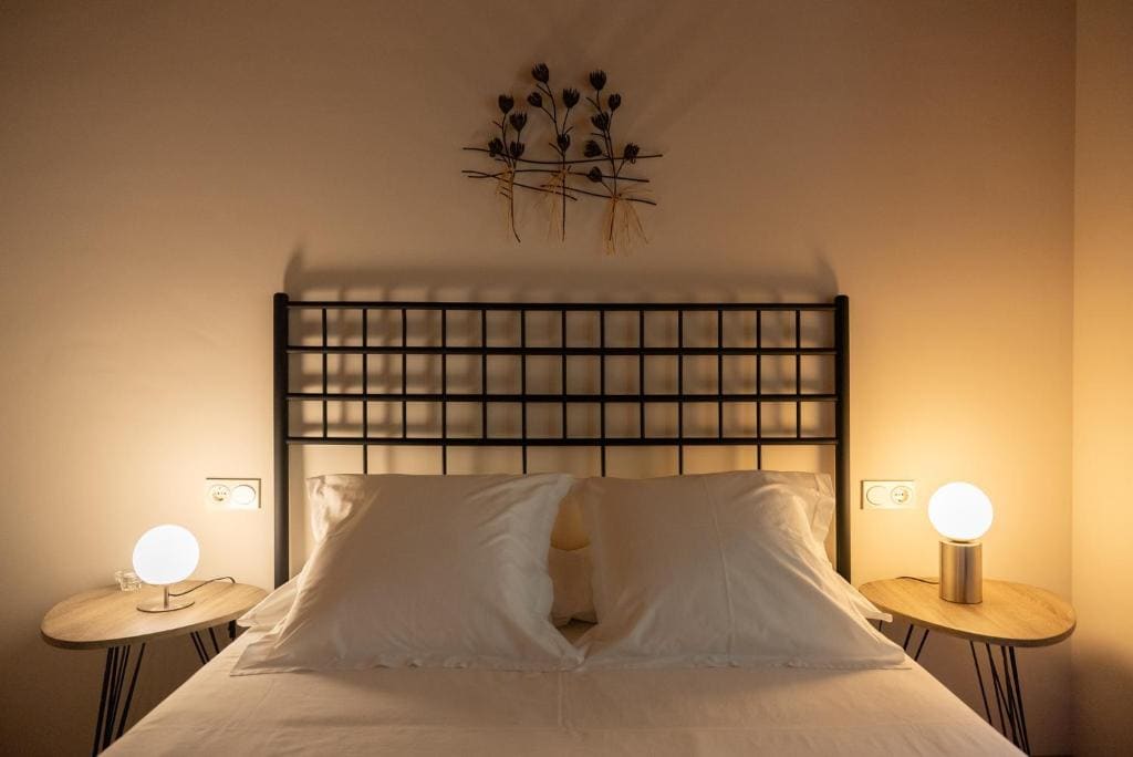 Double Room with Private Bathroom room - Image 3