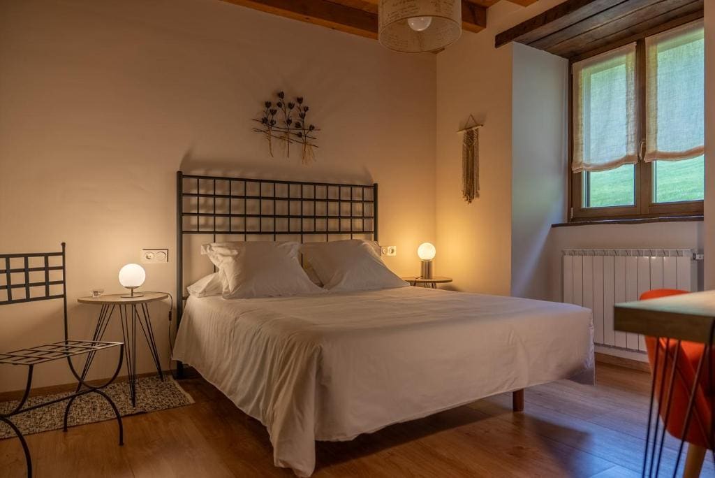 Double Room with Private Bathroom room - Image 2