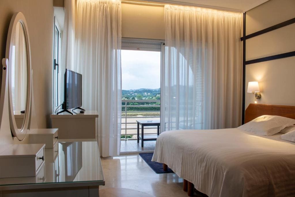 Family Room with Sea View room - Image 2