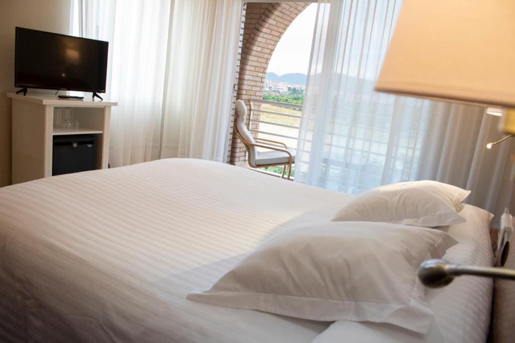 Suite room - Image 2
