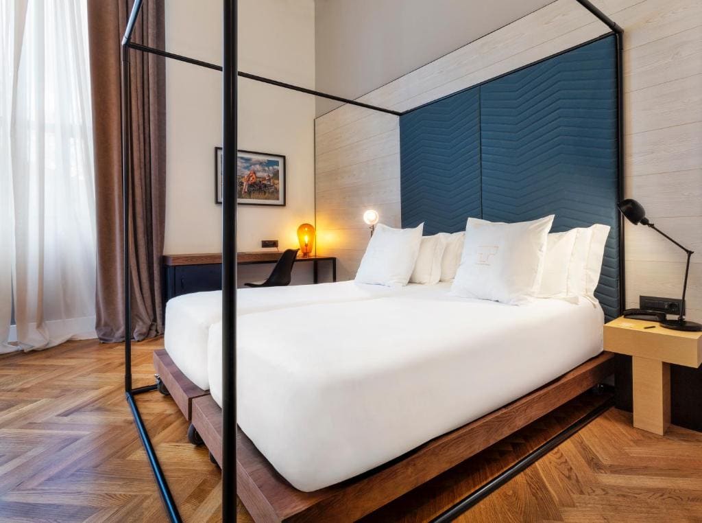 Superior Double or Twin Room room - Image 2
