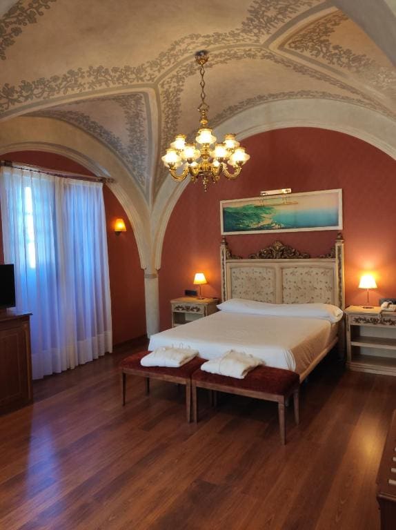 Deluxe Double Room with Sea View room - Image 1