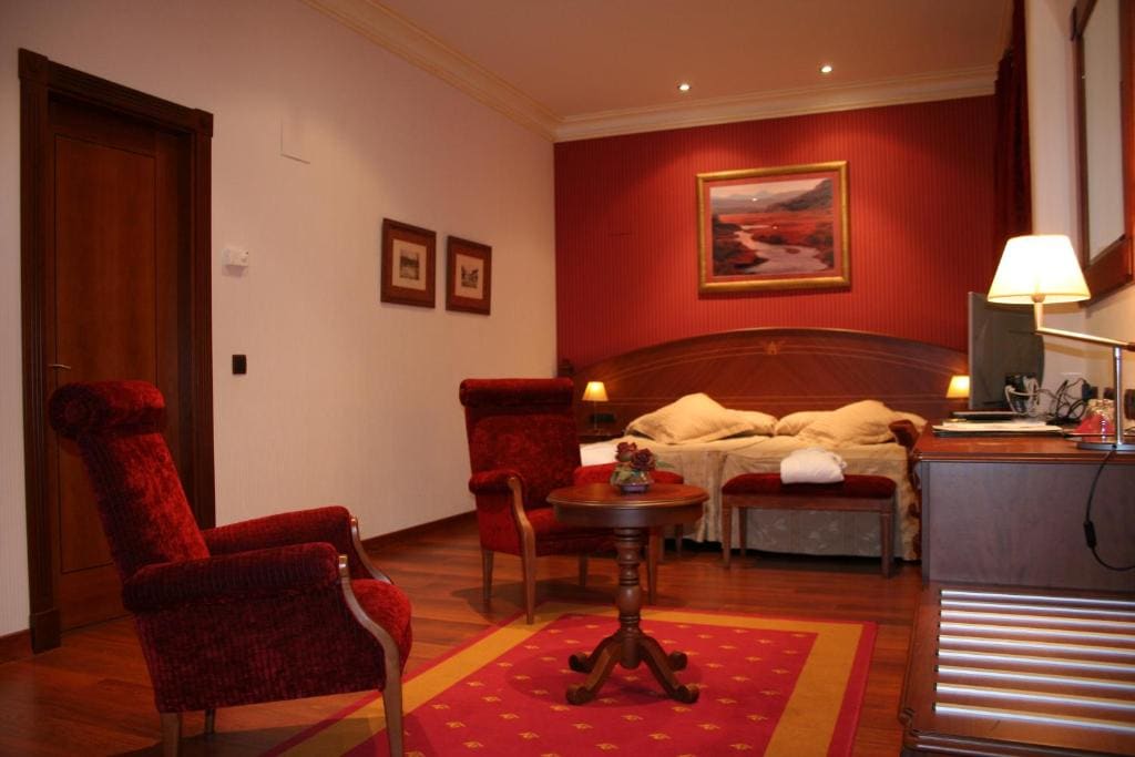 Superior Double or Twin Room room - Image 2