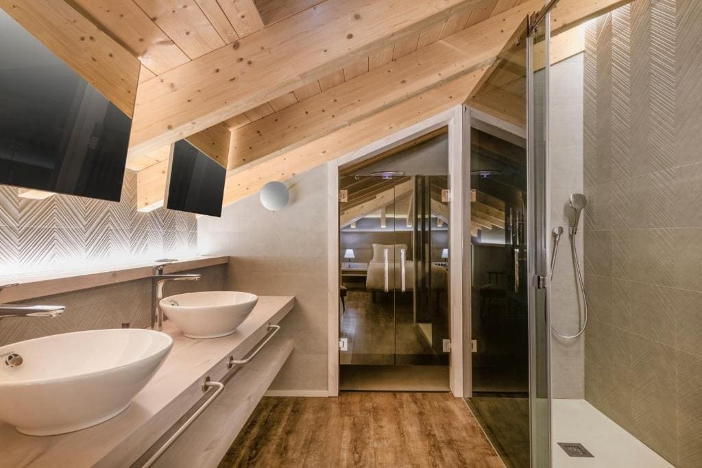 Deluxe Twin Room room - Image 1