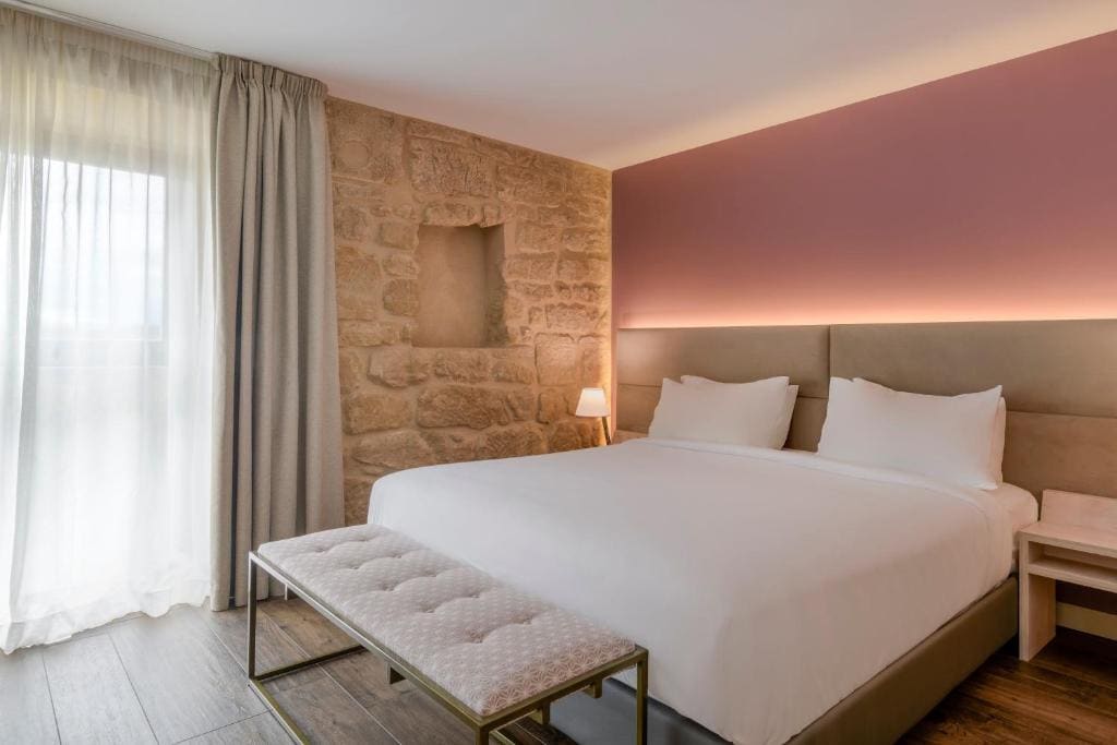 Junior King Suite with River View room - Image 3