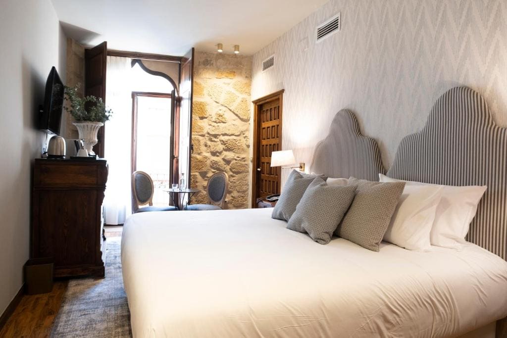 Deluxe Double or Twin Room room - Image 1