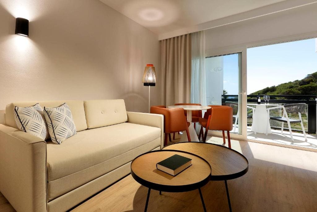 Junior Suite Garden View room - Image 3