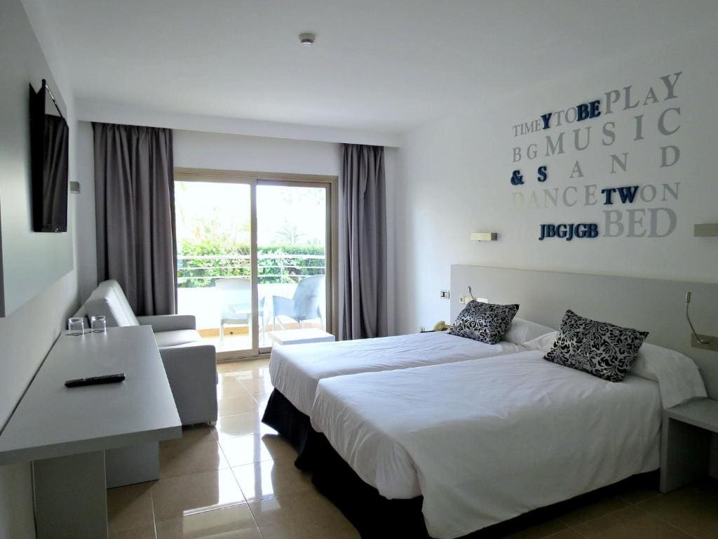Junior Suite with Spa Access room - Image 1