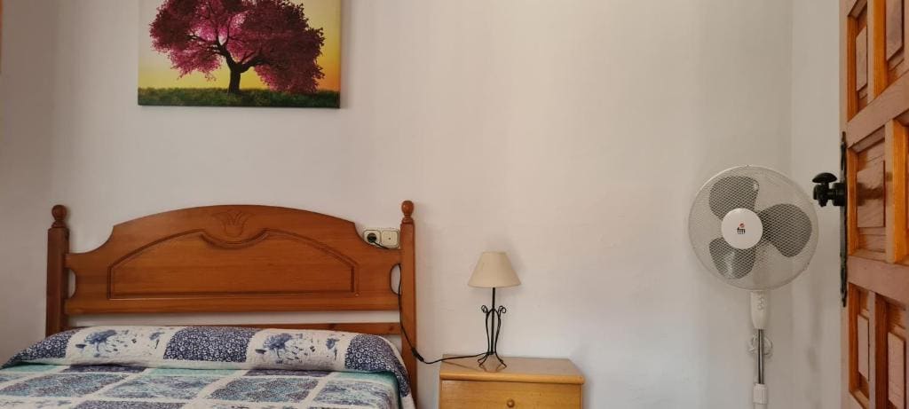 One-Bedroom Apartment room - Image 1