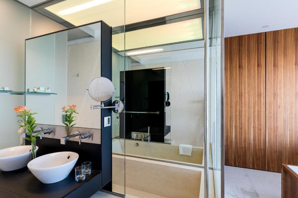 Double or Twin Room with Extra Bed (3 Adults) room - Image 2