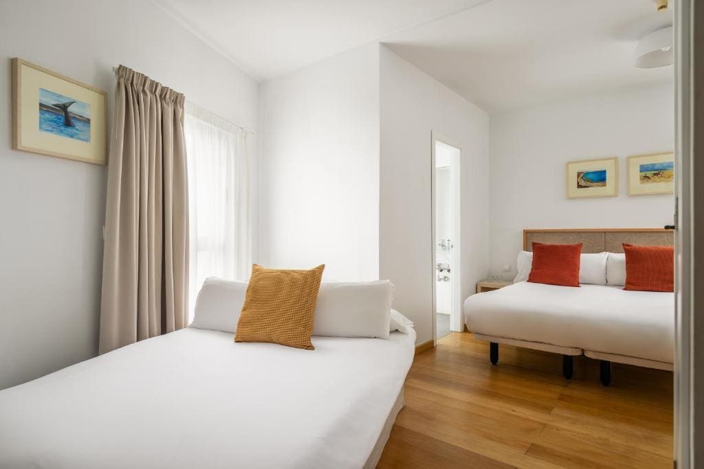 Family Room room - Image 2