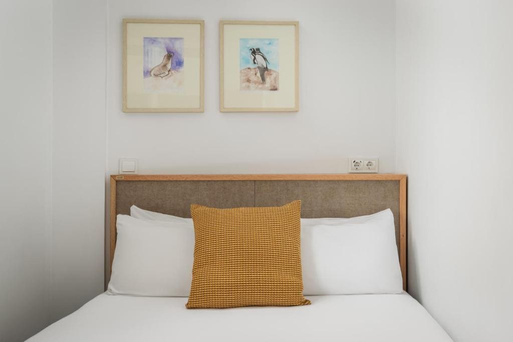 Standard Double or Twin Room room - Image 3