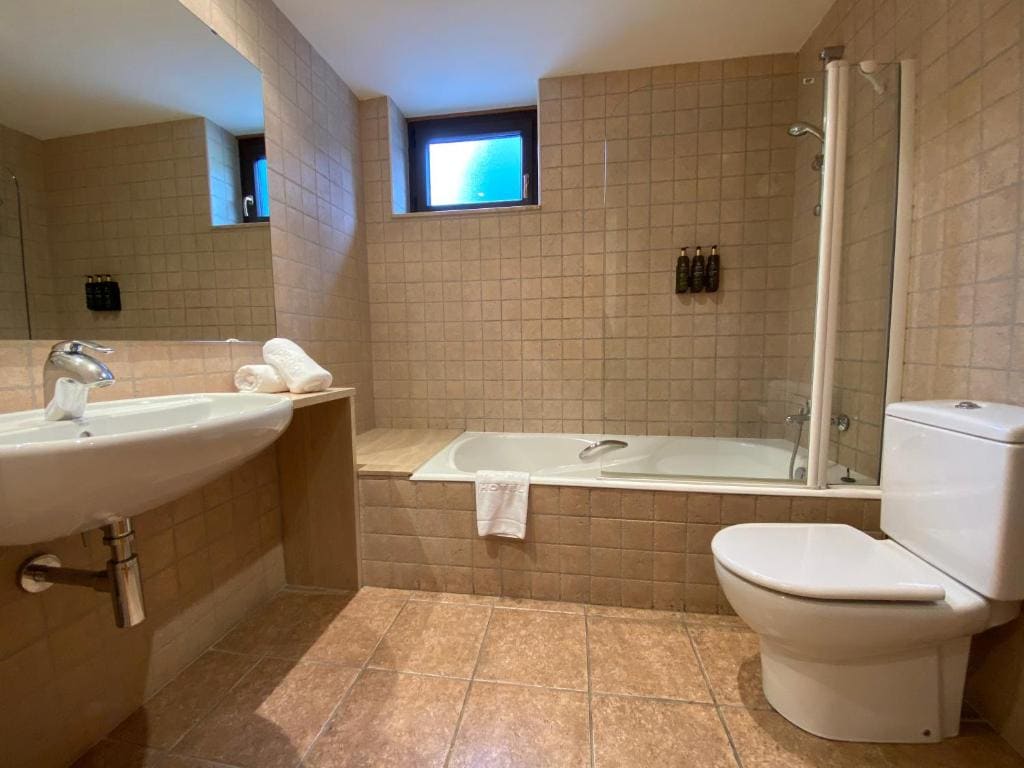 Standard Double Room room - Image 2