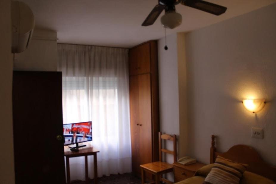Double Room with Private Bathroom room - Image 3