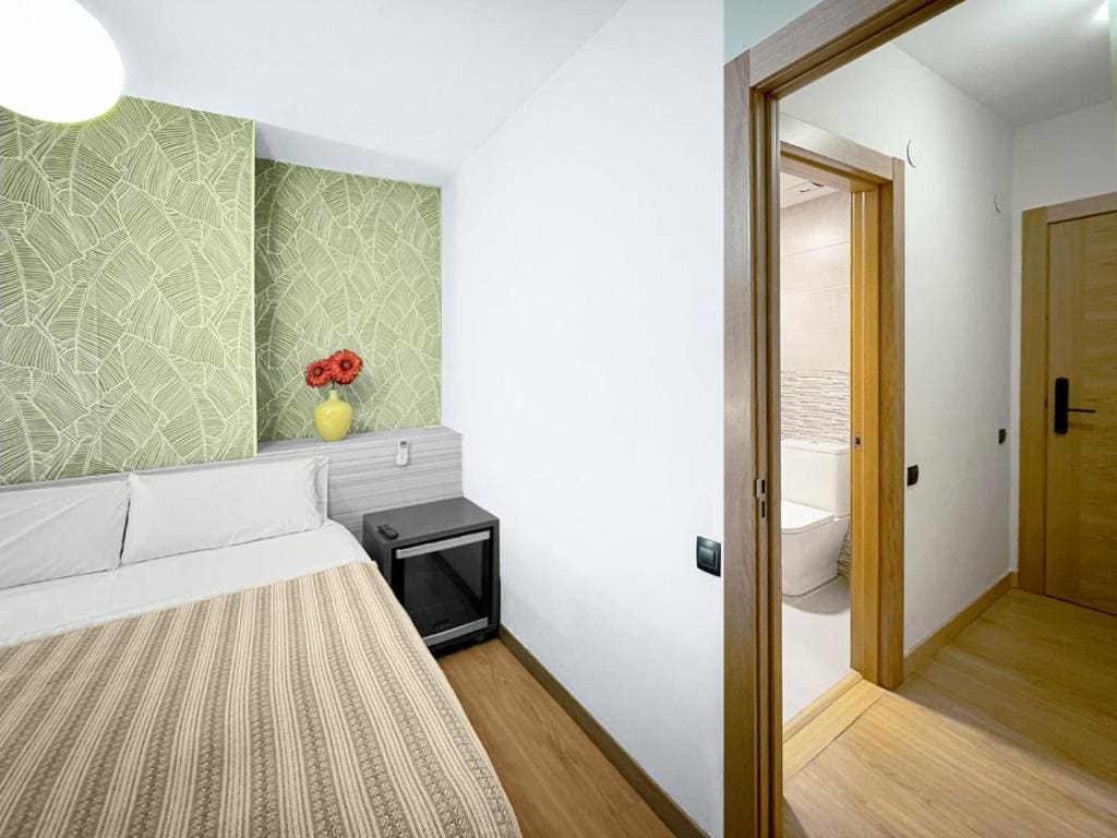 Double Room with Private Bathroom room - Image 2