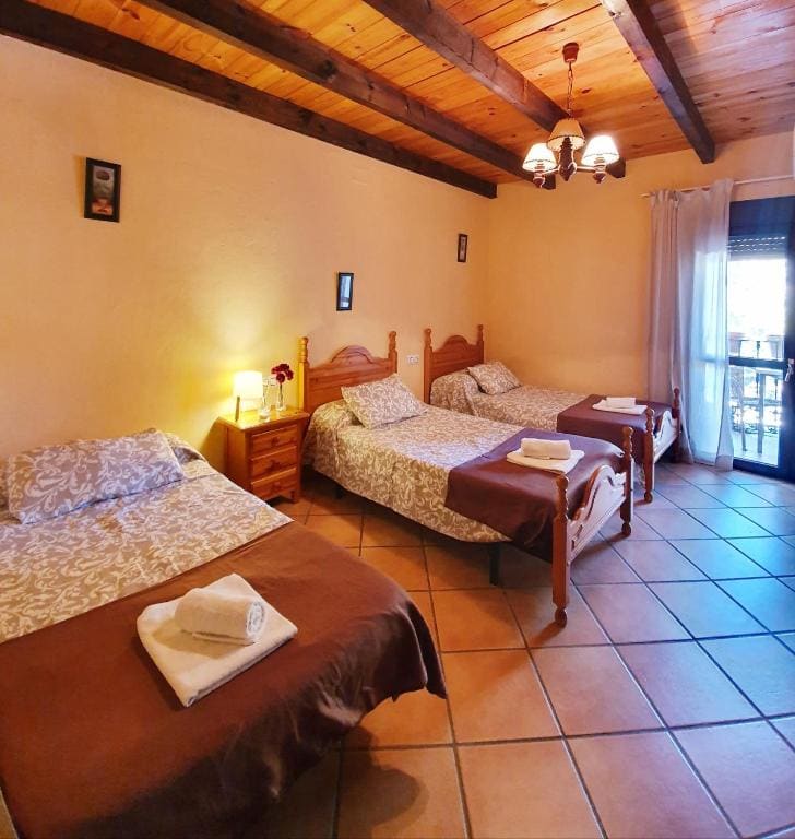 Comfort Triple Room with Shower room - Image 1