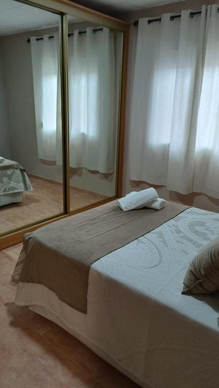 Room room - Image 3