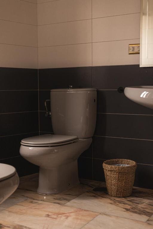 Double Room with Private Bathroom room - Image 2