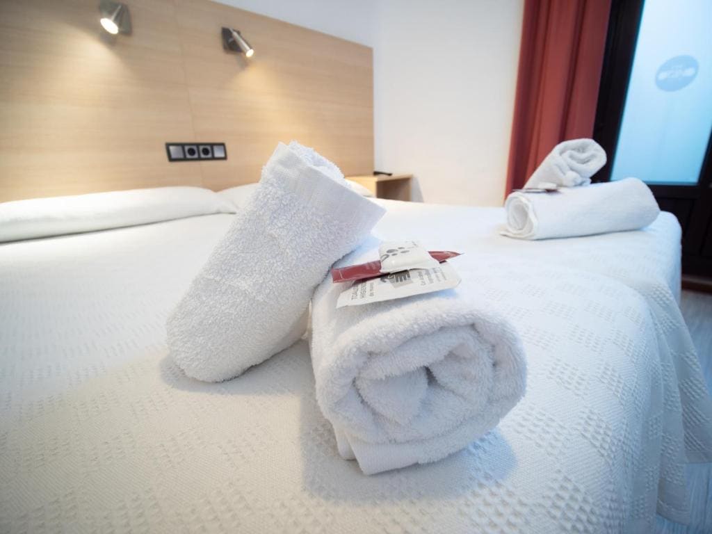 Twin Room with City View room - Image 1