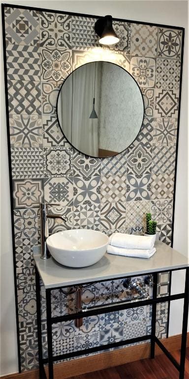 Double Room or Twin with Shared Bathroom room - Image 1