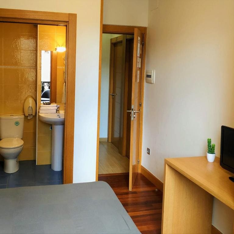 Double or Twin Room with Private Bathroom room - Image 1