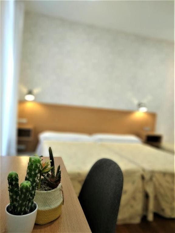 Standard Quadruple Room room - Image 2