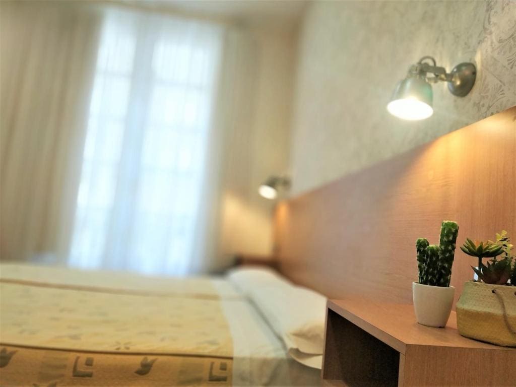 Standard Quadruple Room room - Image 1