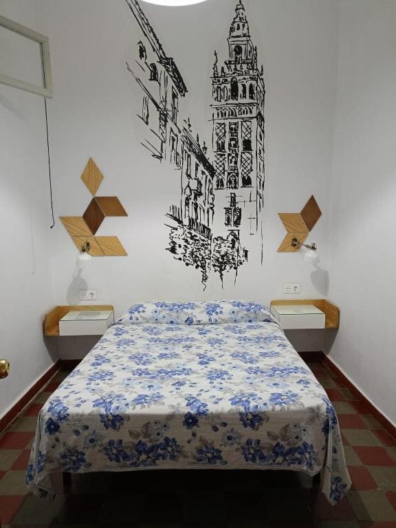 Standard Single Room with Shared Bathroom room - Image 3