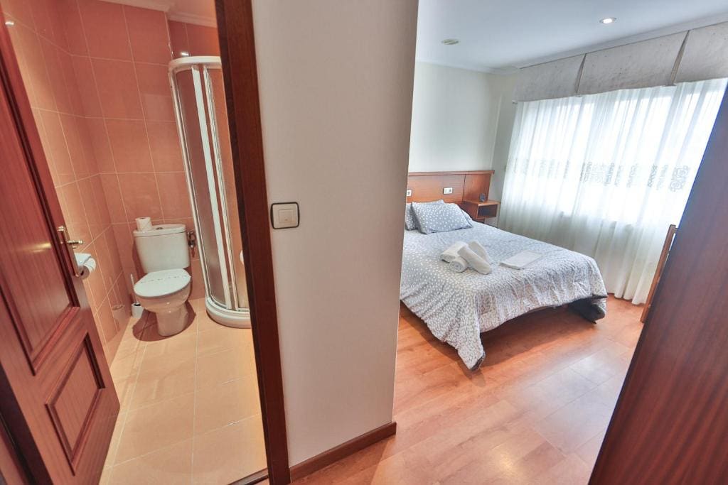 Double Room with Private Bathroom room - Image 1
